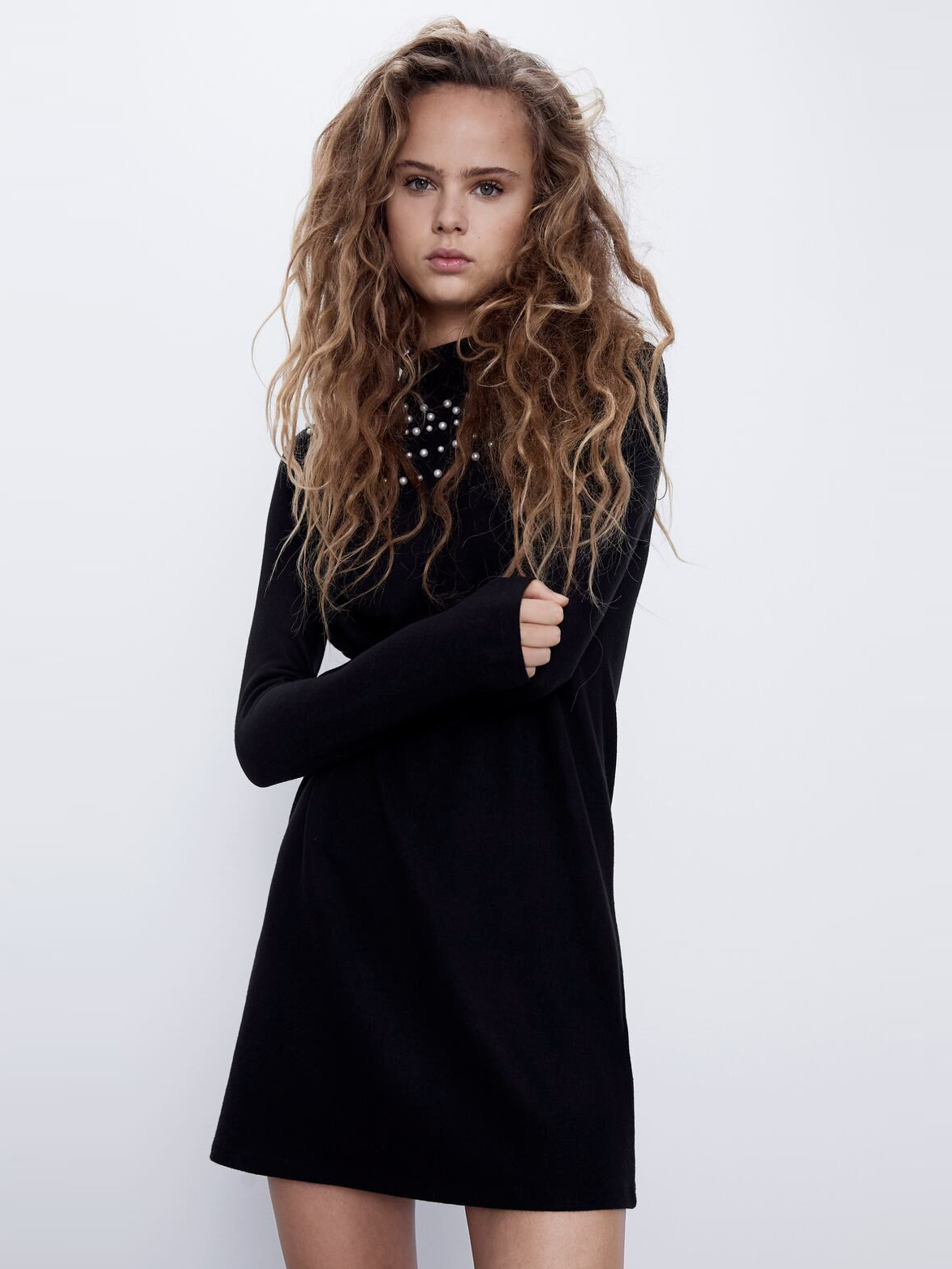 

Платье Zara 05039409800 M Черное