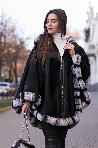 

Пончо TORNADO FUR двухсторонняя из меха пони ONE SIZE Черная (Arp 19-02)
