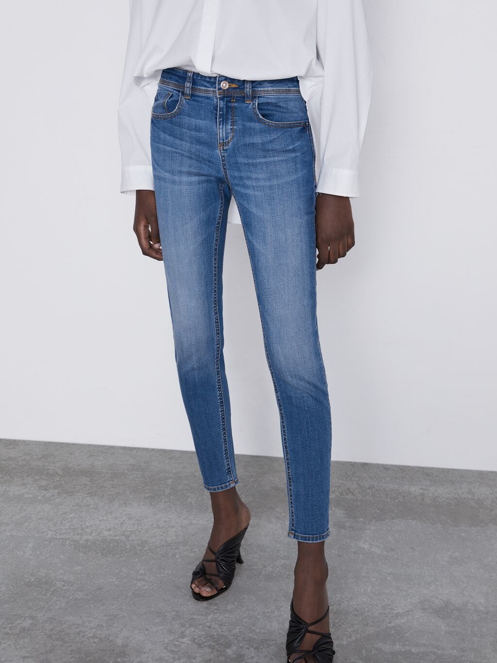 

Джинсы Zara 7147/225/427 44 Синие джинс