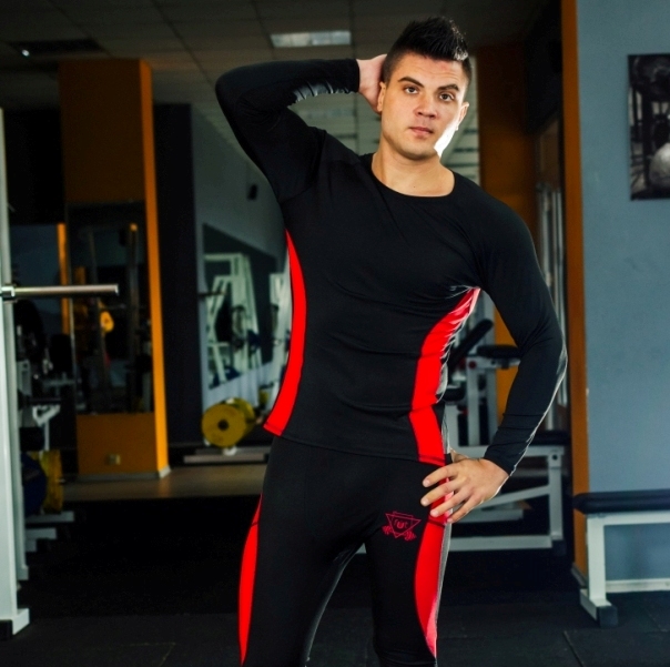 

Рашгард мужской fitU Wave M черно-красный