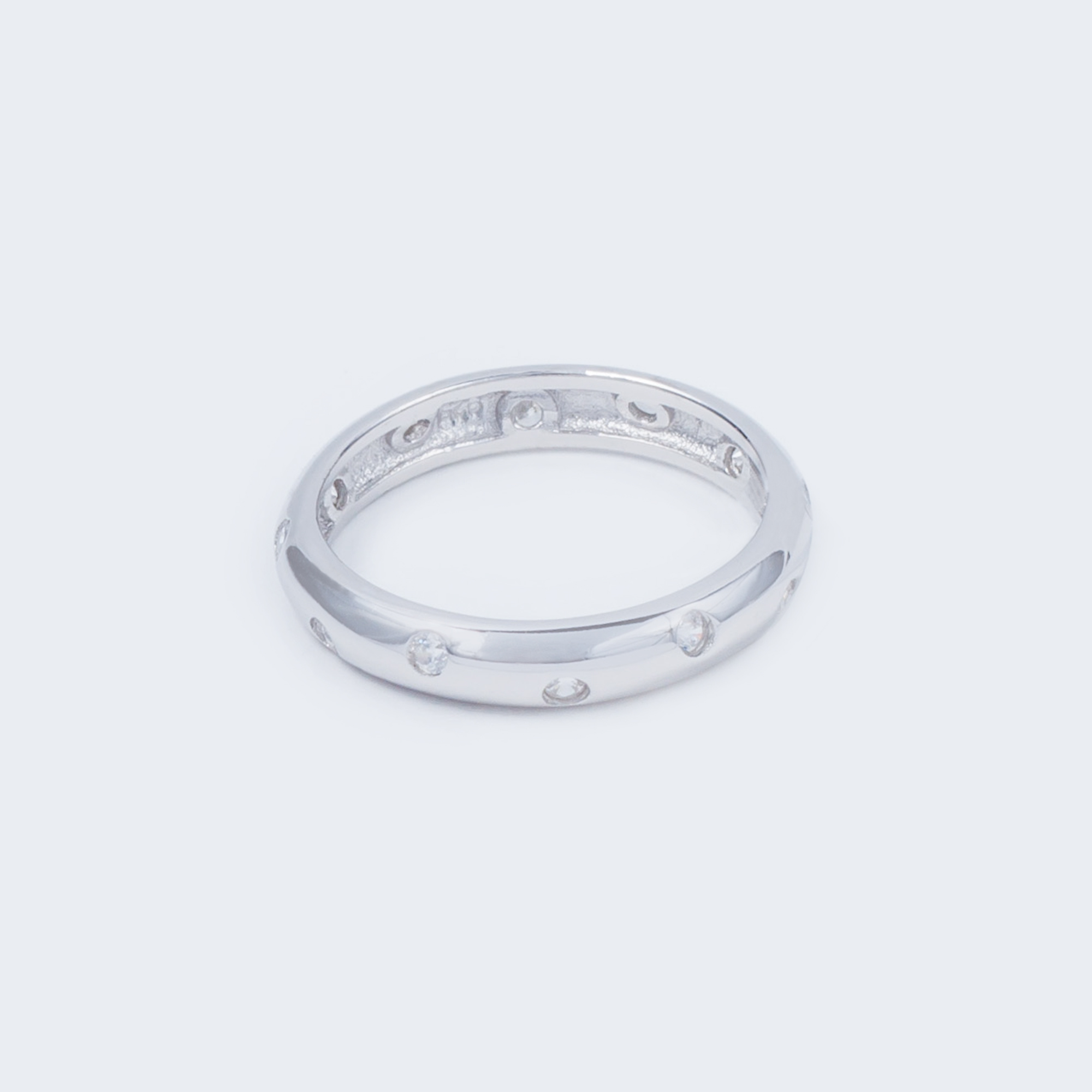 

Каблучка TOP Silver размер 17,0 2,30 г 510074б
