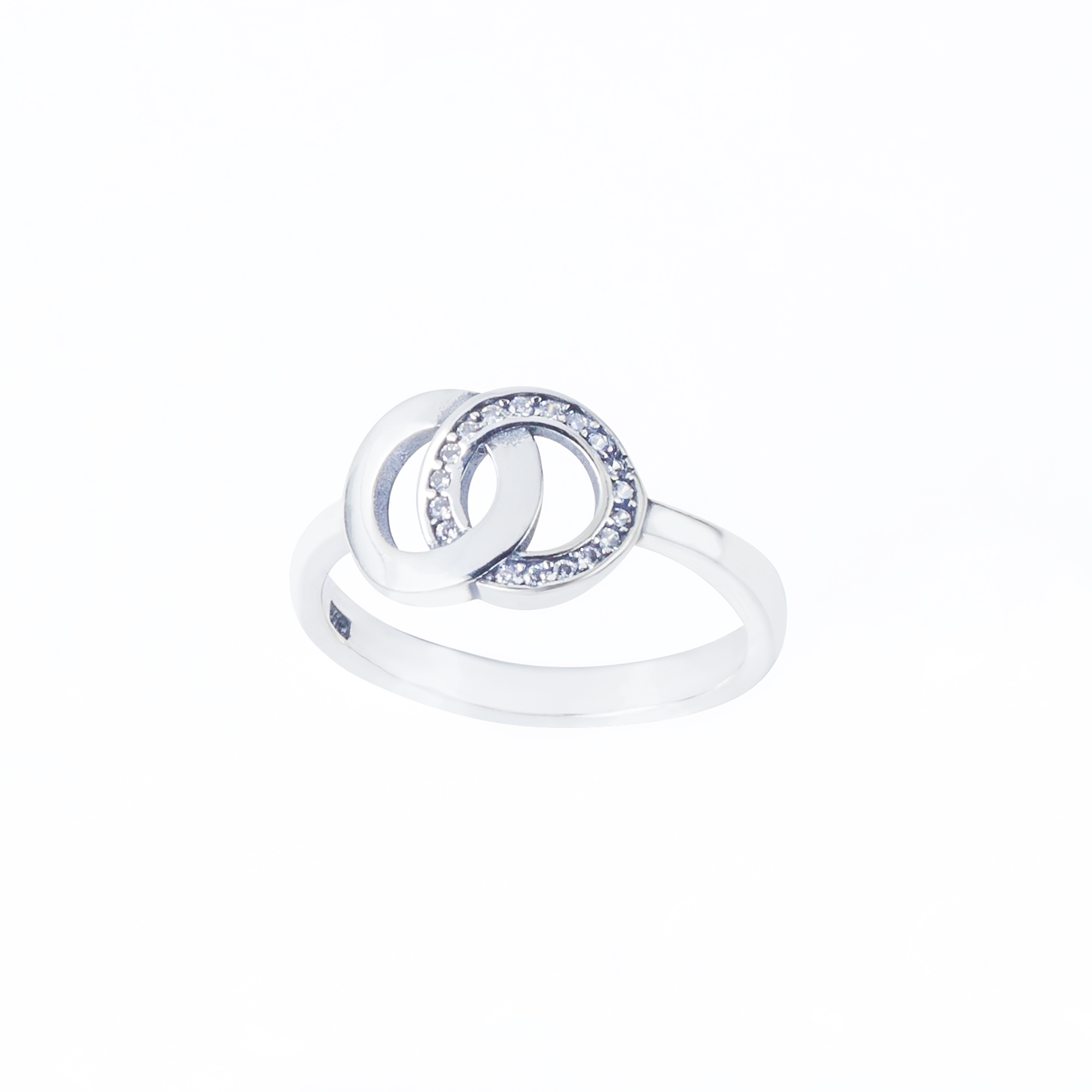 

Каблучка TOP Silver размер 19,0 2,63 г 510299б