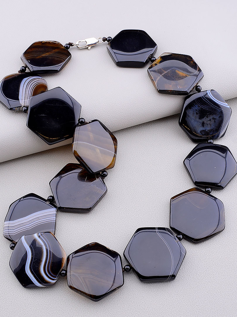 

Бусы шестиугольные агатовые 49 см. 095088