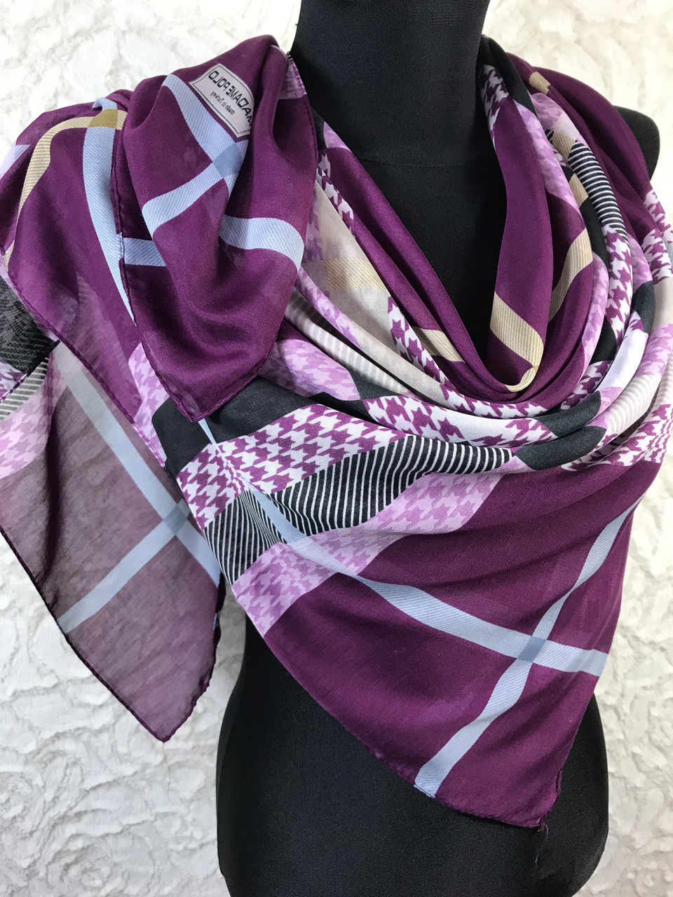 

Платок Madame Polo 95х95 женский хлопковый в клетку с зигзагом фуксия