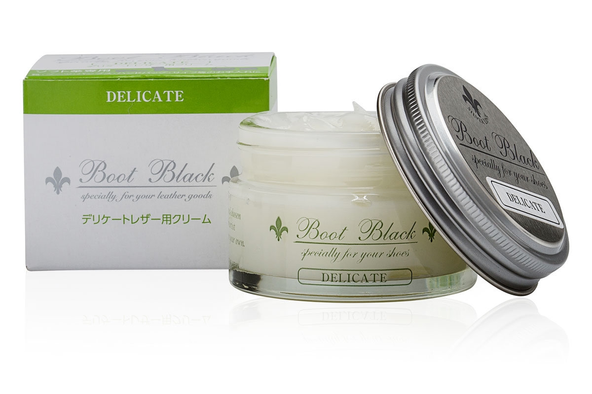 

Крем для обуви и аксессуаров из деликатной кожи Япония Boot Black Delicate Cream, 55 мл