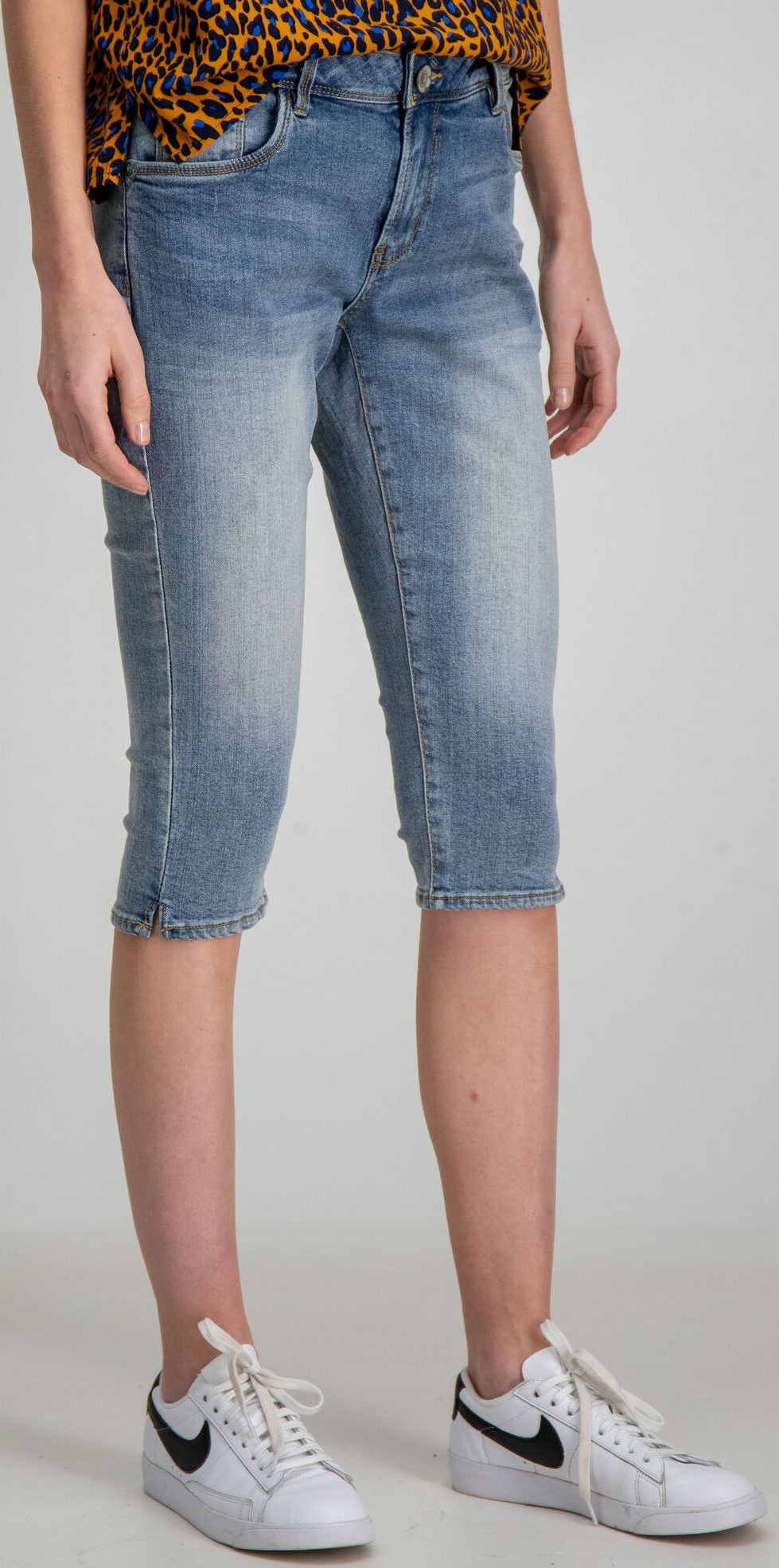 

Капри Garcia Jeans 278/2687  Синие, Капри Garcia Jeans 278/2687 26 Синие