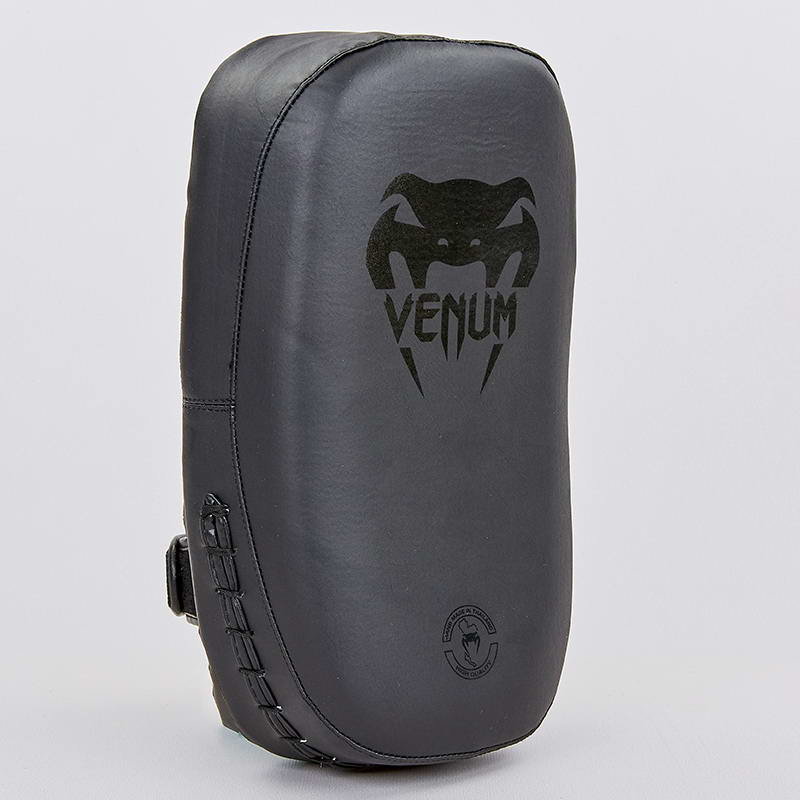 

Макивара тай-пэд Venum BO-8253-BK р-р 35x20x10см