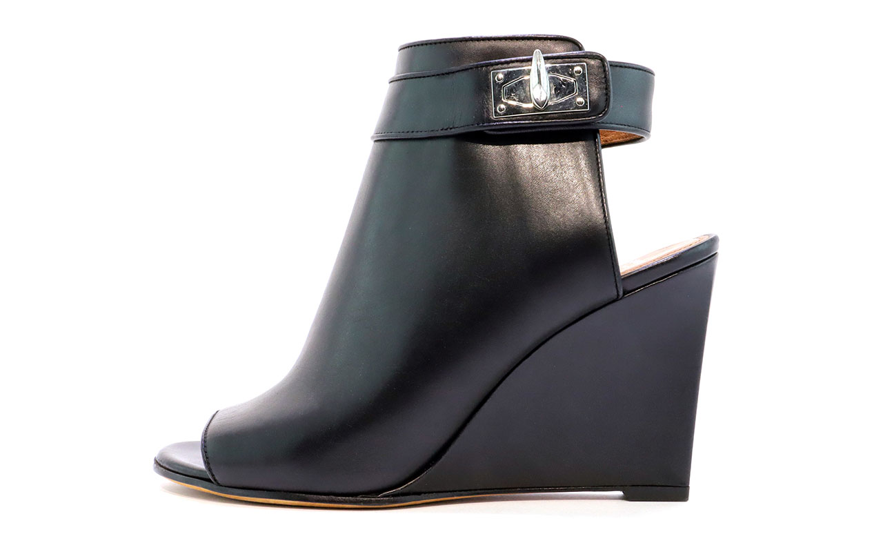 

Женские босоножки Givenchy 37,5 (4718-375)