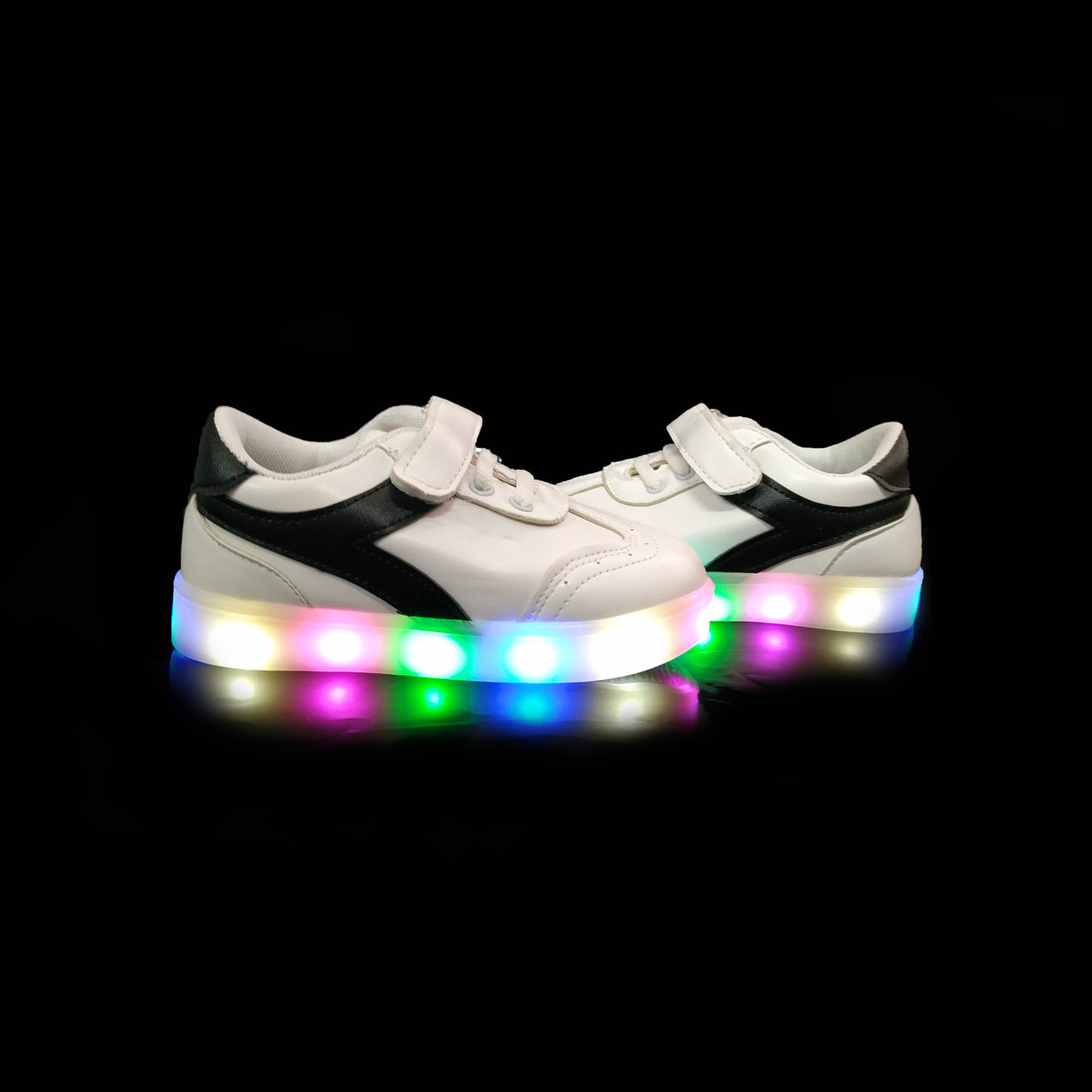 

Кроссовки с подсветкой детские White W51 м 28 р