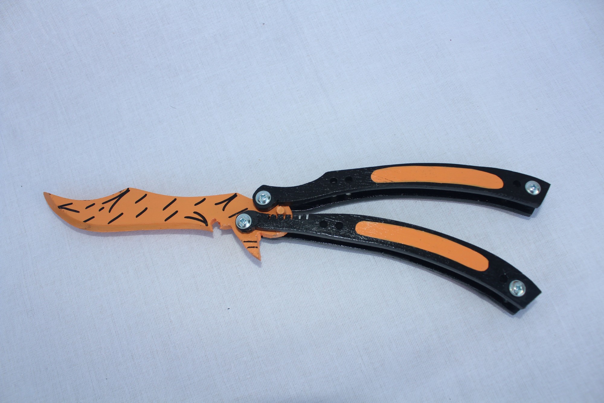 

Коллекционный нож WW деревянный Butterfly Tiger Tooth CS GO
