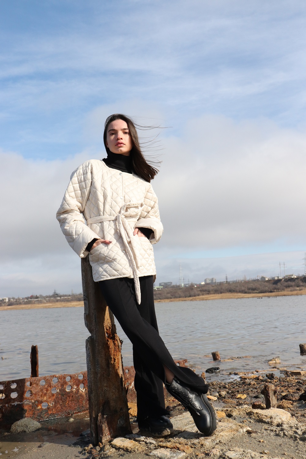 

Куртка ромб Lake SKRIPKA S/M песочная S377