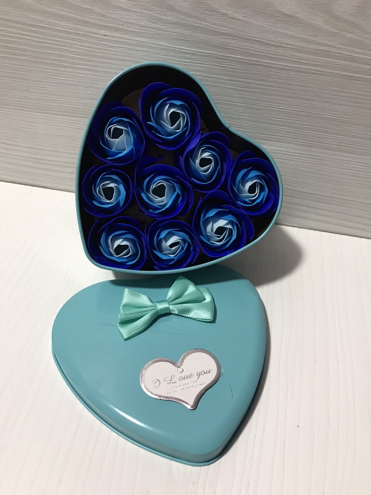 

Подарочный набор Heart Flower Blue розы из мыла в коробке в виде сердца для женщин и мужчин из 9 штук Голубой