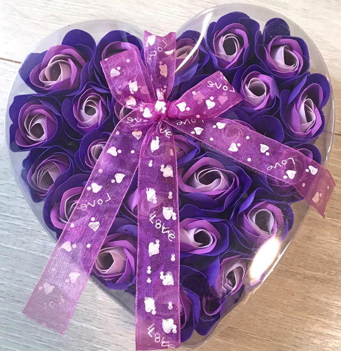 

Мыло из роз ароматическое Soap Flowers подарочный набор в форме сердца 24 бутона роз Фиолетовые (Rose-10)