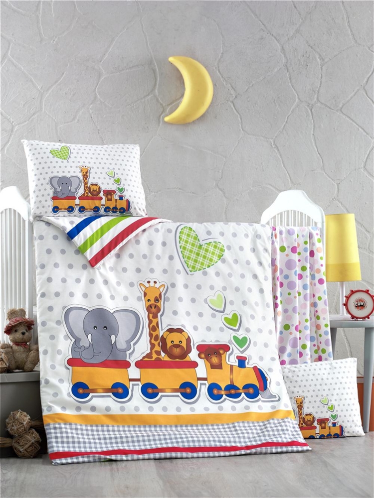 

Комплект постельного белья LIGHTHOUSE детский MADAGASKAR 100х150/2х35х45