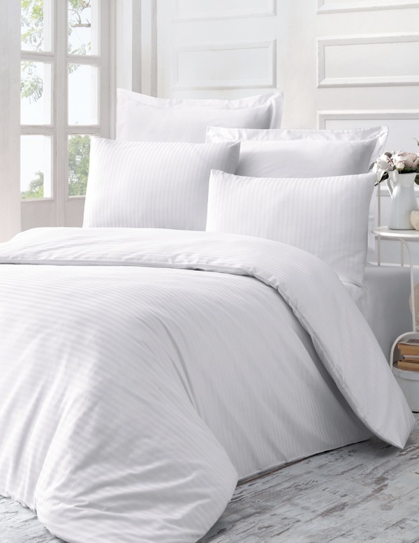

Комплект постельного белья Victoria Stripe Sateen Line 200х220 см/2х50х70 см/2х70х70 см Белый