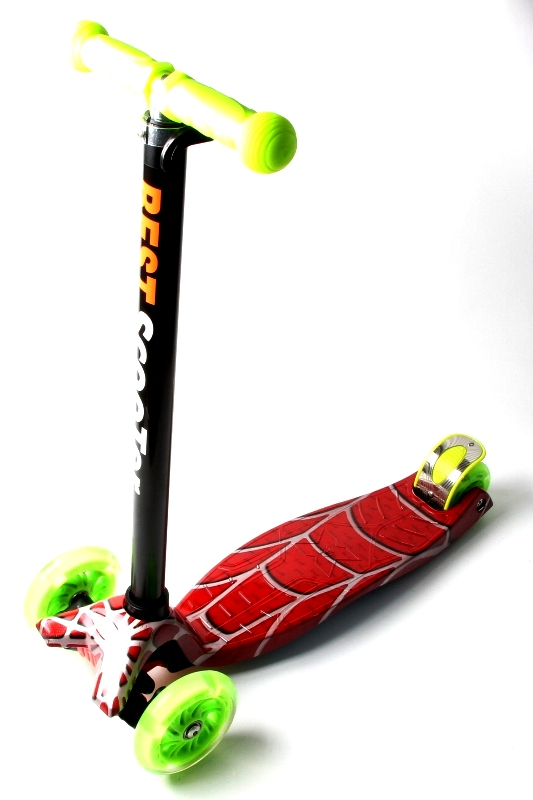 

Детский трехколесный самокат Scooter MAXI со светящимися колесами и рисунком, Red web