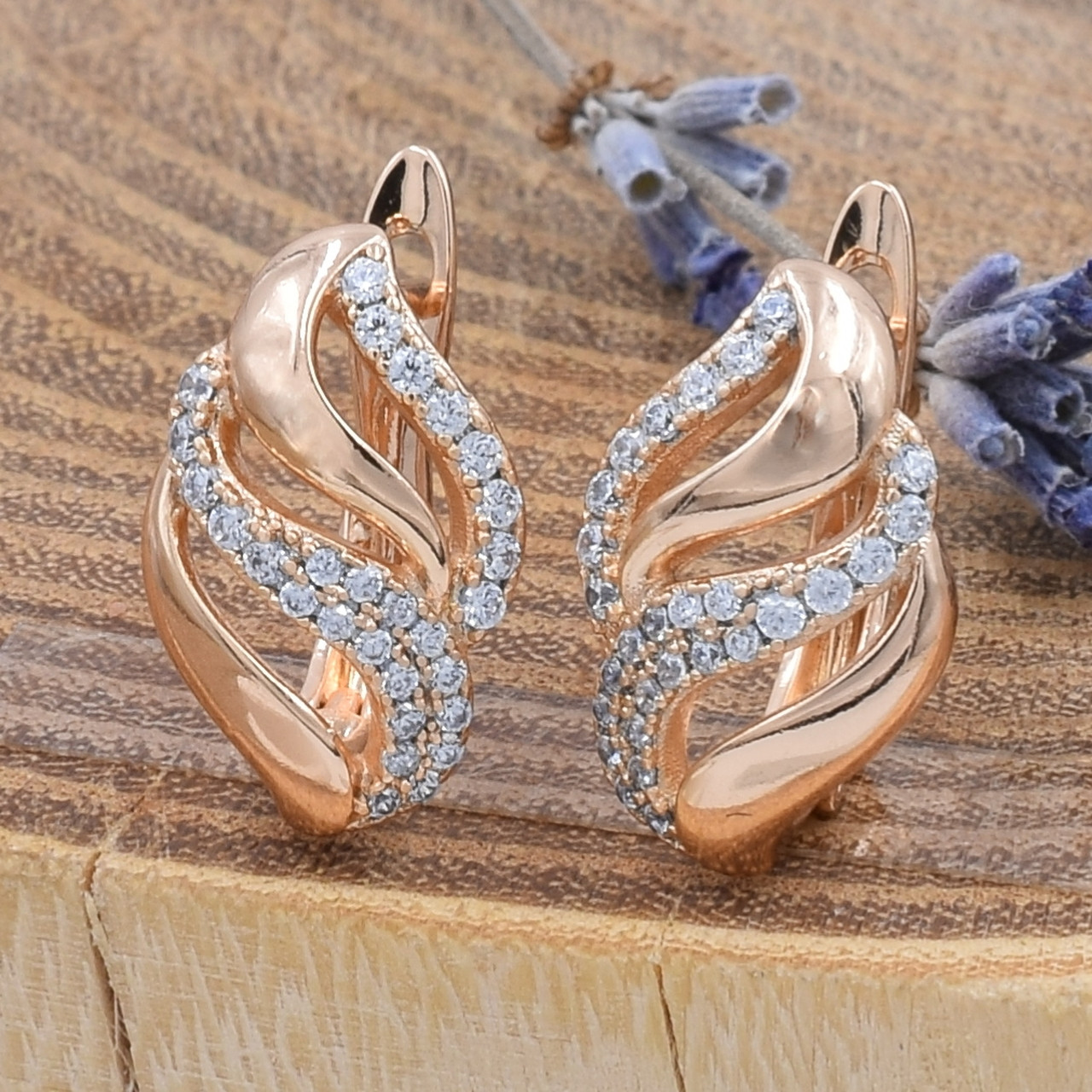 

Серьги Xuping 30465 размер 16х10 мм вес 2.9 г белые фианиты позолота 18К