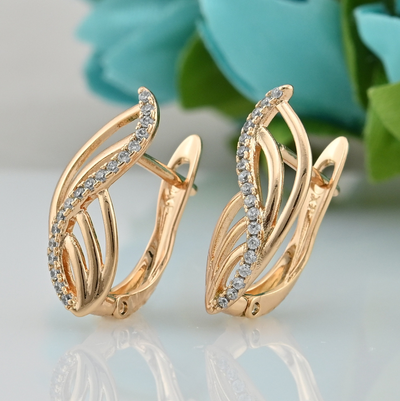 

Серьги Xuping 30485 размер 19х7 мм вес 1.9 г белые фианиты позолота 18К
