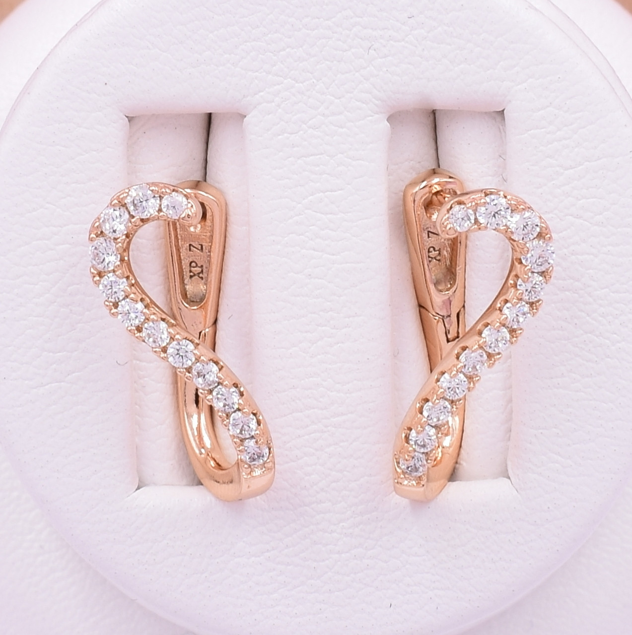 

Серьги Xuping 30462 размер 18х7 мм вес 2.9 г белые фианиты позолота 18К