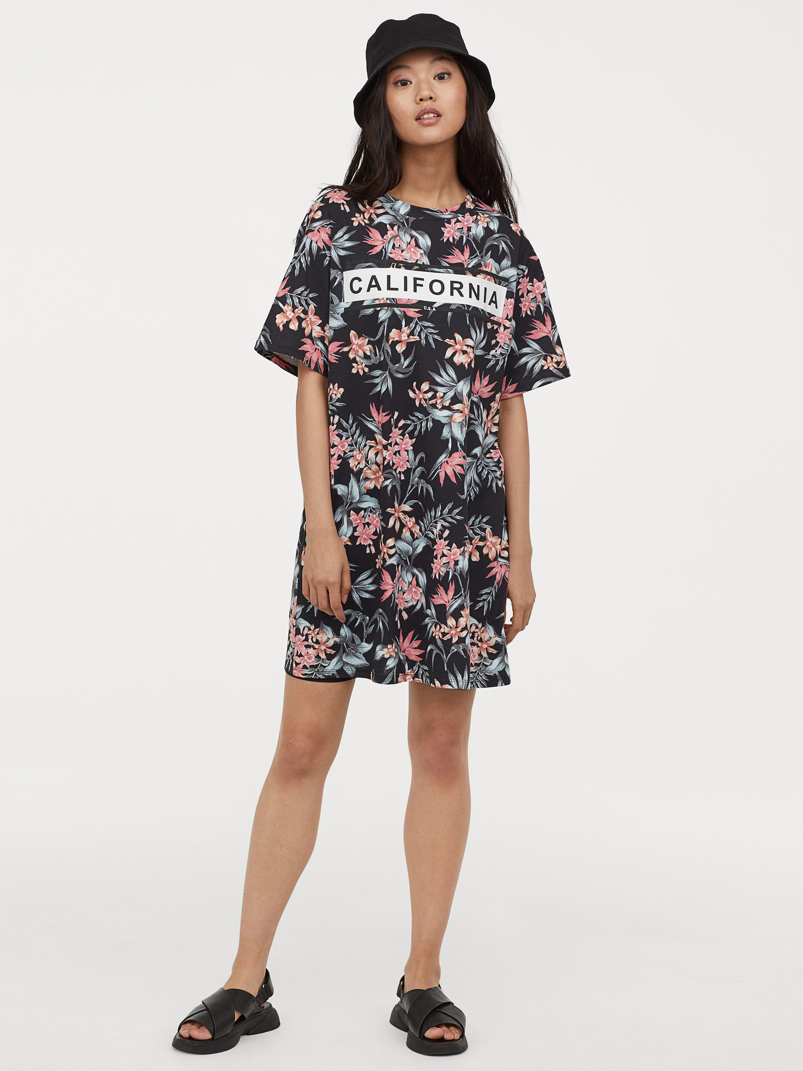 

Платье H&M 0747190-0 34 Черное