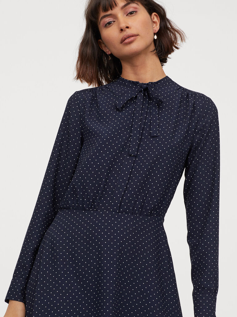 

Платье H&M 0786022-1  Темно-синее, Платье H&M 0786022-1 42 Темно-синее