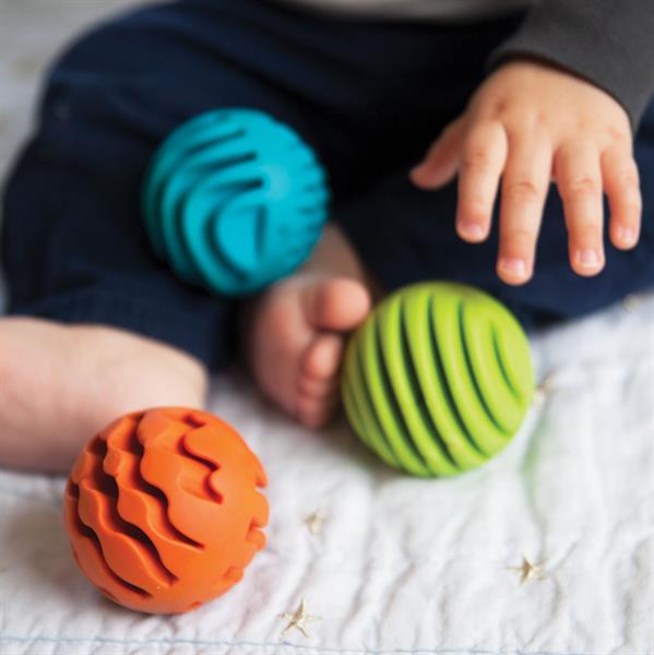 

Прорезыватель-погремушка Сенсорные шары Fat Brain Toys Sensory Rollers 3 штуки (FA161-1)
