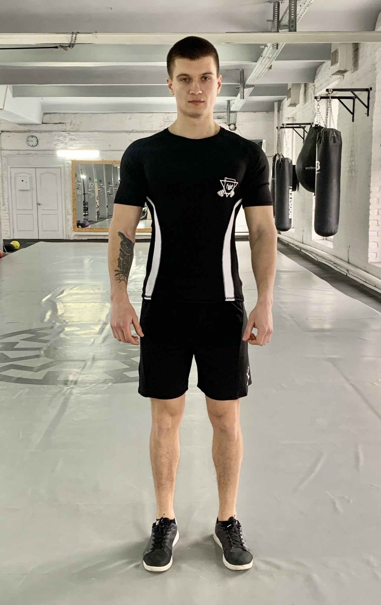 

Мужской спортивный комплект (Рашгард+шорты) Armm w-black 1.0 FitU M Черный 000151144
