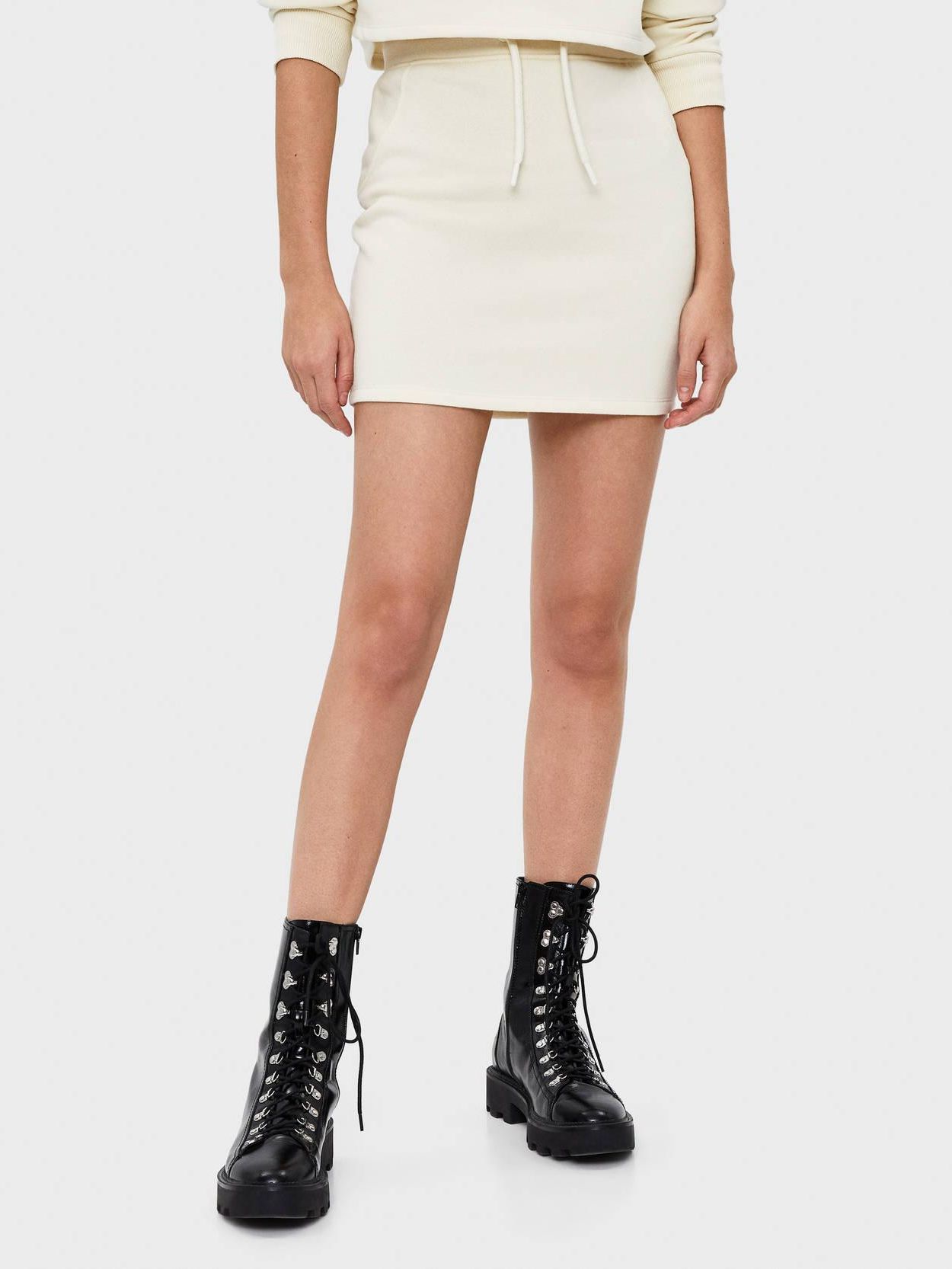 

Юбка Bershka 5900/381/712-ABAK L Молочная