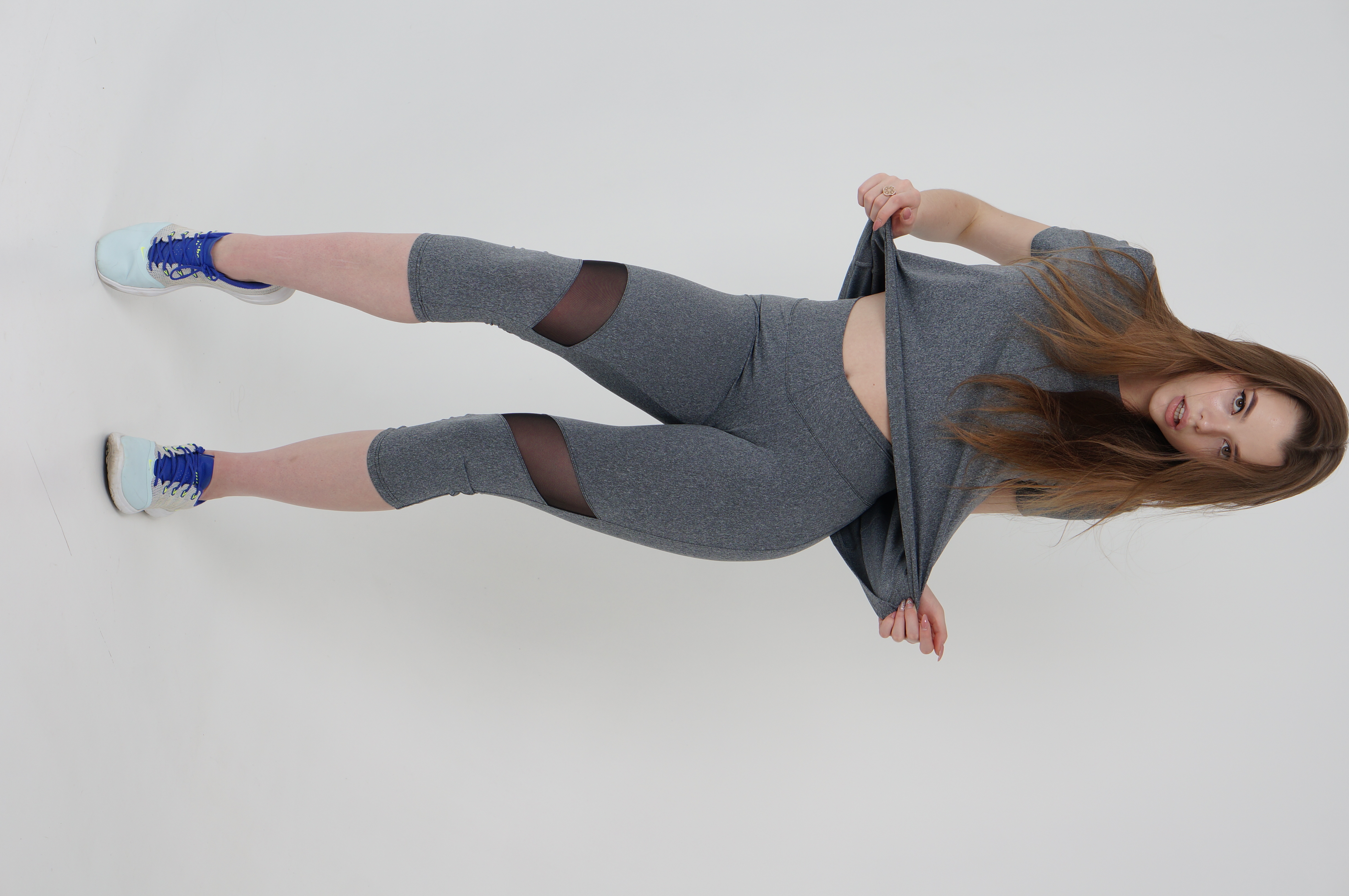 

Женские спортивны капри Vikifit Камилла XS Серый с черным