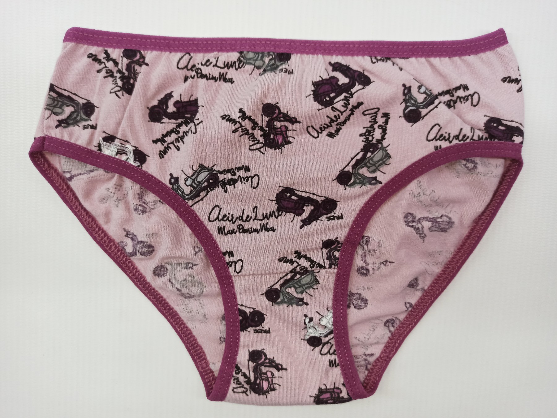 

Трусы Donella 41233 122-128см(р) фиолетовый
