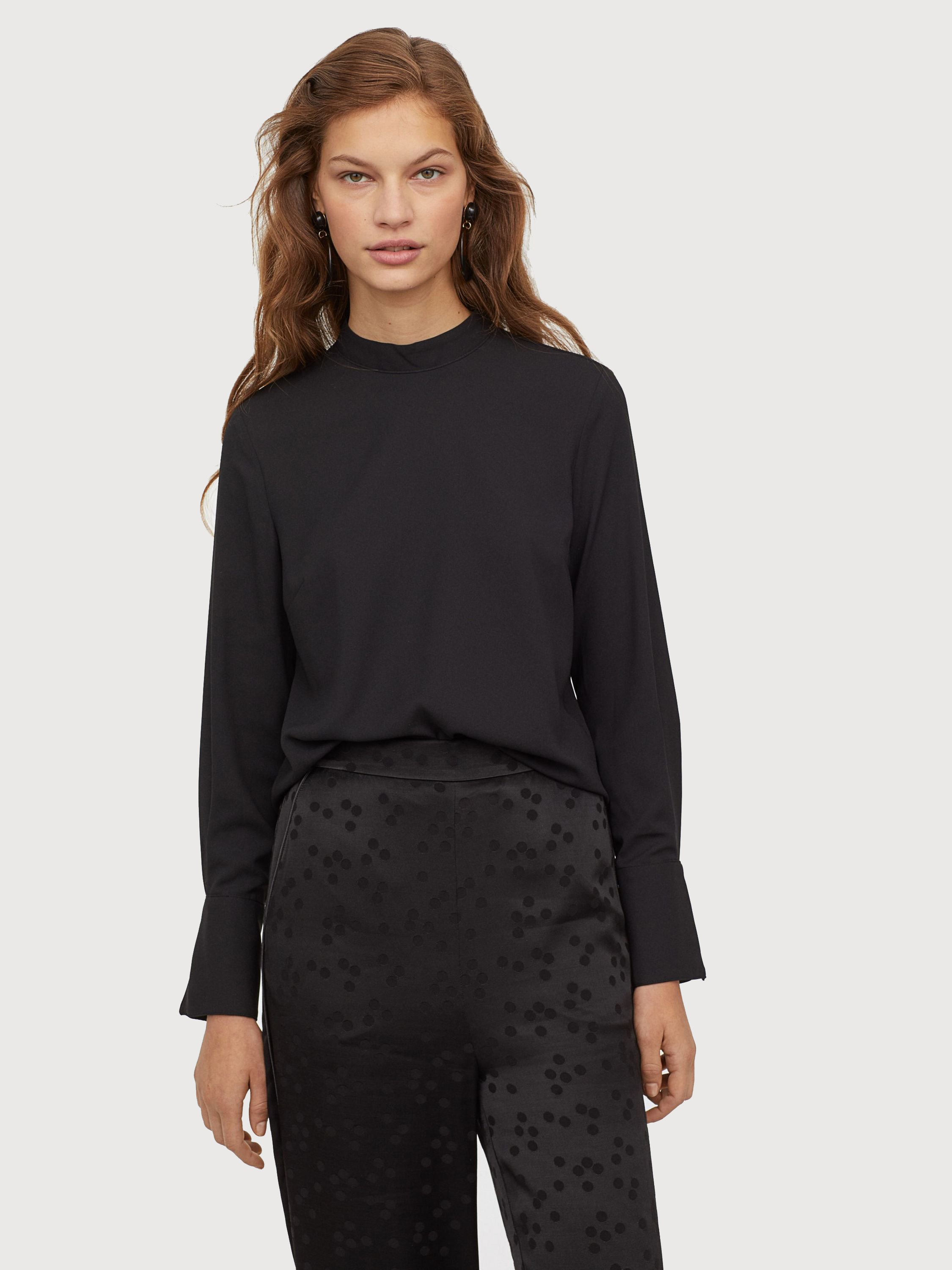 

Блузка H&M 0677561-8  Черная, Блузка H&M 0677561-8 40 Черная