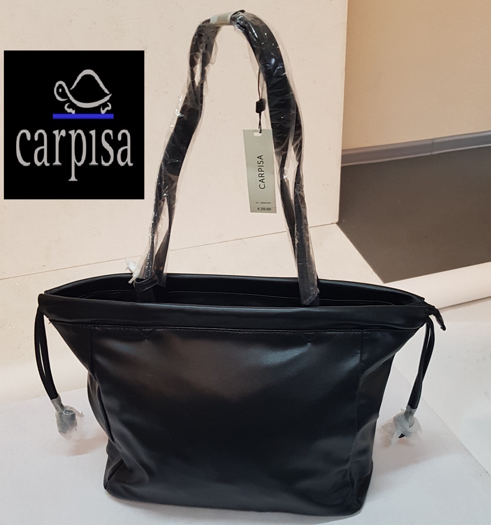 

Элегантная женская сумка Carpisa 090217 33Х28Х17 cm black