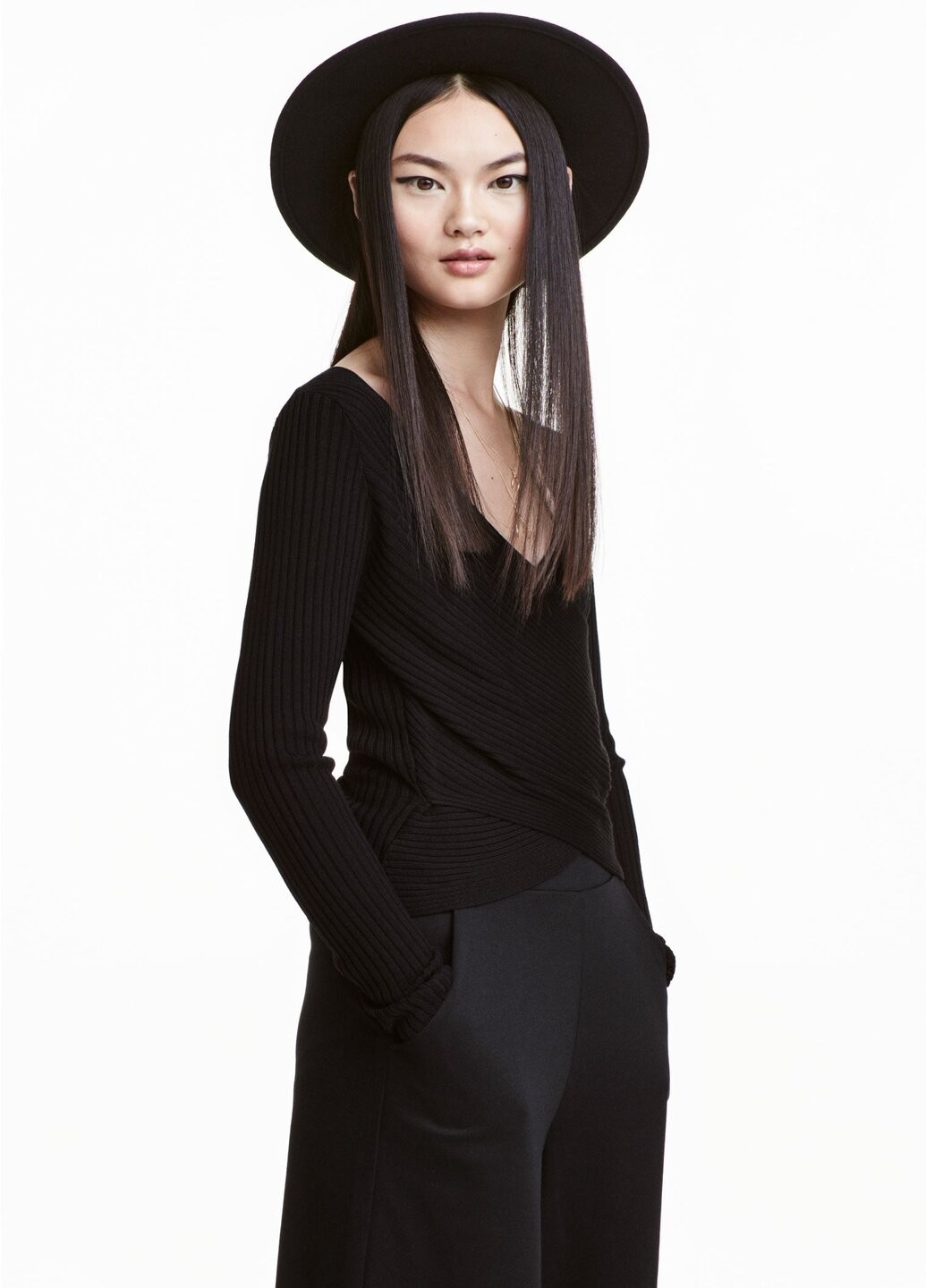 

Лонгслив H&M с запахом XS черный 14-0053