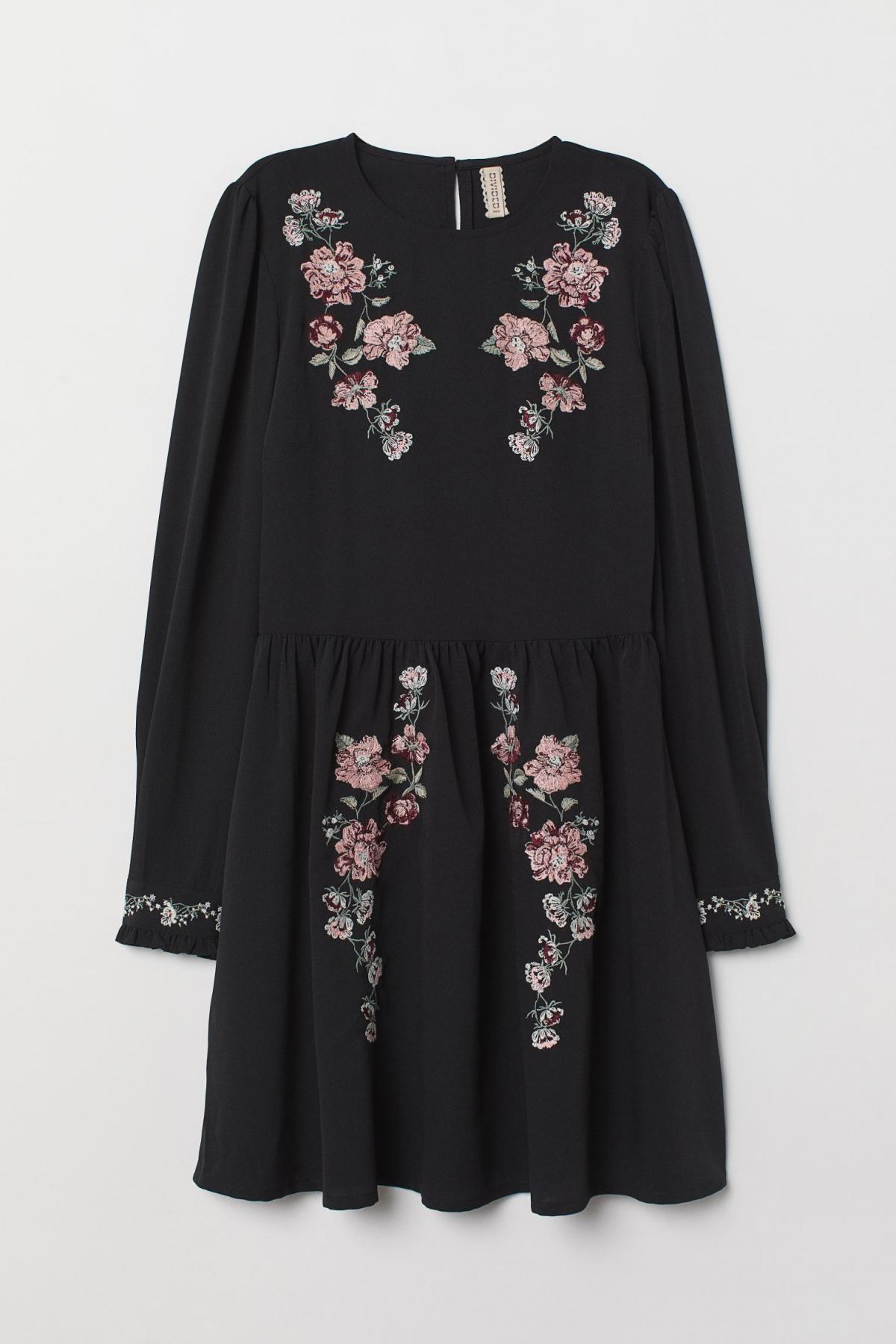 

Платье с вышивкой H&M  Черное, Платье с вышивкой H&M 44 Черное