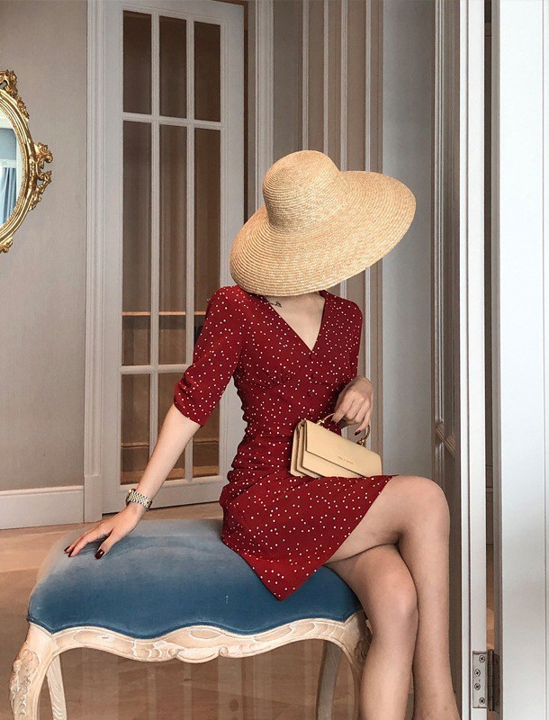 

Платье Zaful Totally Нила темно красное, миди, с необычными вырезами на спине, в белый горошек М