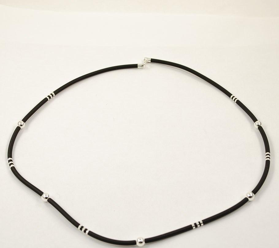 

Каучуковый шнурок Maxi Silver 8025