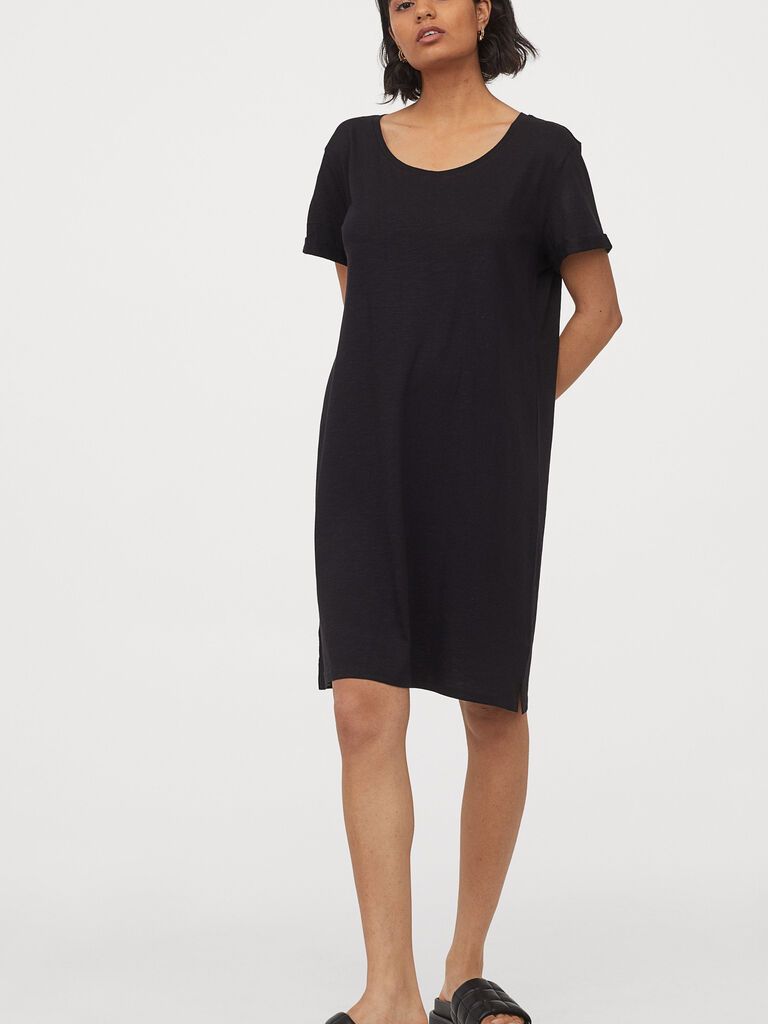 

Платье-футболка H&M 060859077_black L Черное