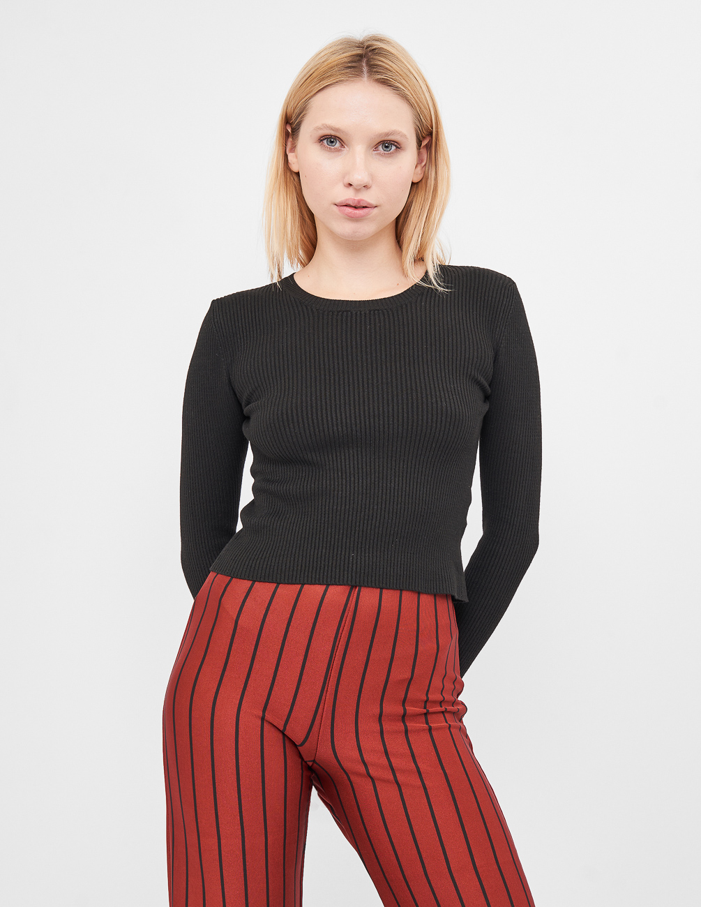 

Джемпер PULL & BEAR Ж1055750 (5558/326/800) цвет черный S