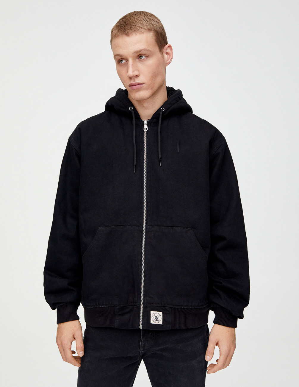 

Джинсовка PULL & BEAR М0107525 (9716/521/800) цвет черный M