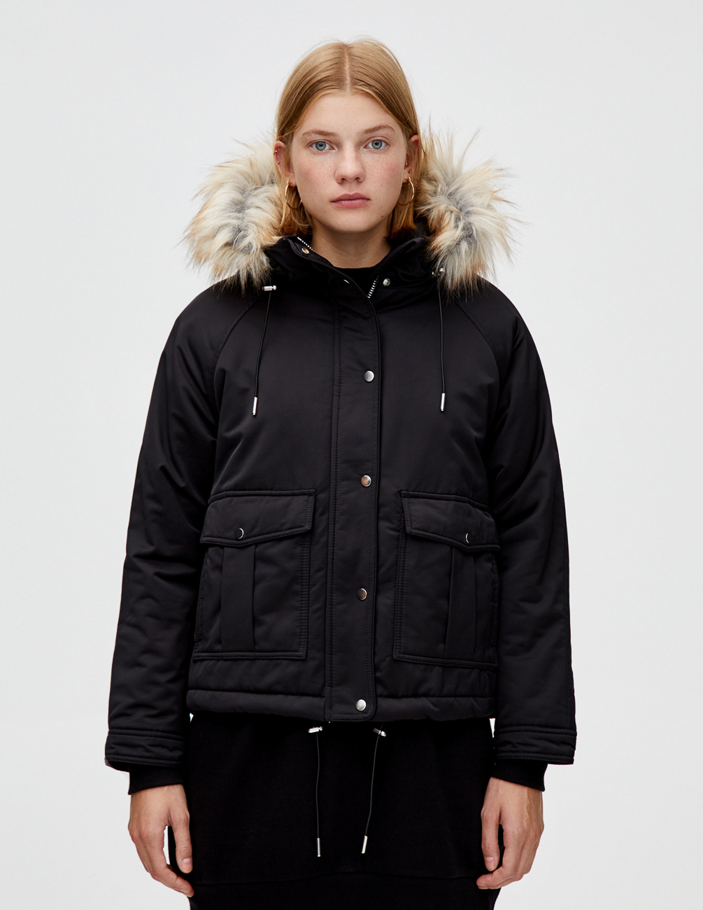 

Куртка PULL & BEAR Ж1055606 (9714/370/800) цвет черный S