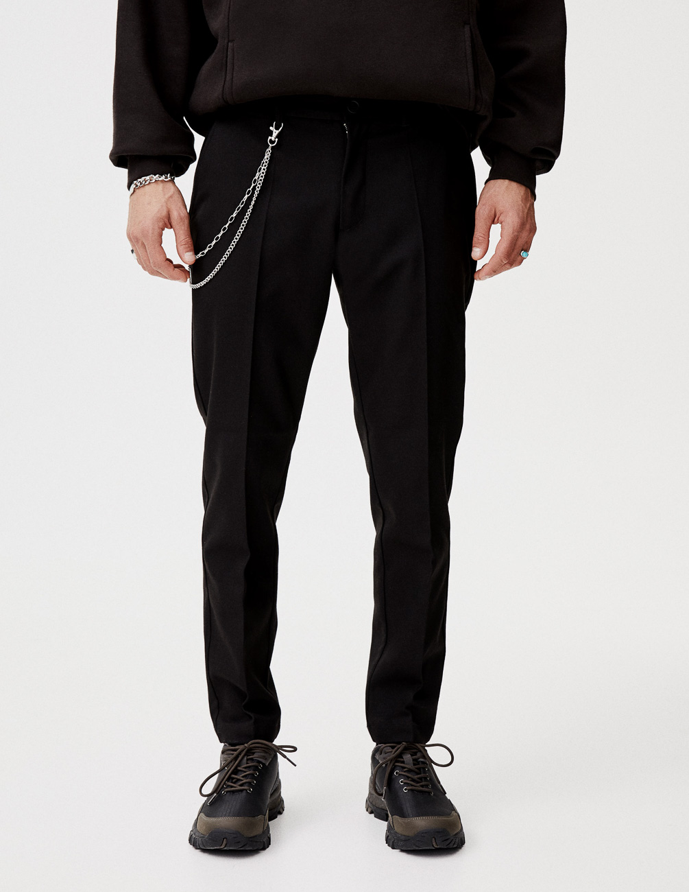 

Брюки PULL & BEAR М0107617 (9671/511/800) цвет черный 31