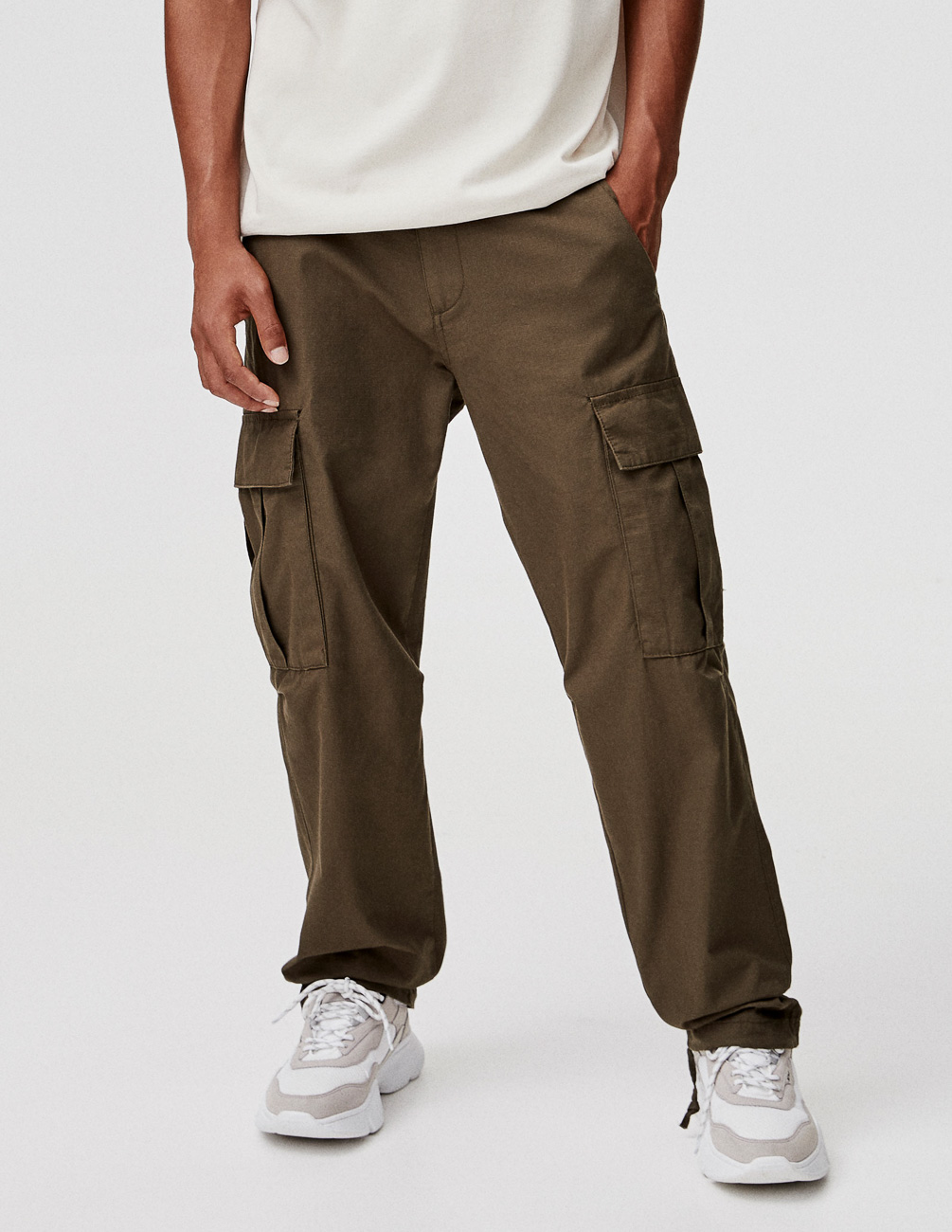 

Брюки PULL & BEAR М0107704 (9671/501/505) цвет коричневый 30
