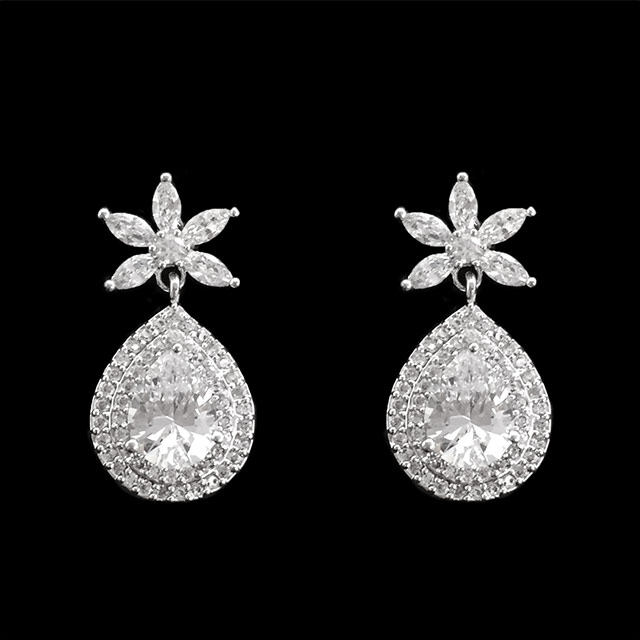 

Висячие серьги Бесподобные DiaDemaGrand Серебряный с белым камнем (041856-15-2)