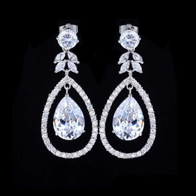 

Серьги Авангардные DiaDemaGrand Серебряный с белым камнем (0917665-15-2)