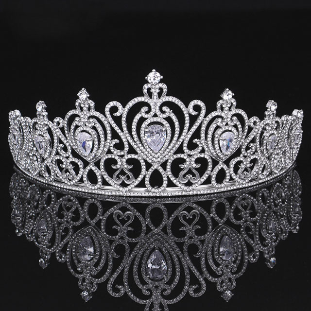 

Диадема Волшебная DiaDemaGrand Серебряный с белым камнем (021788-15-2)