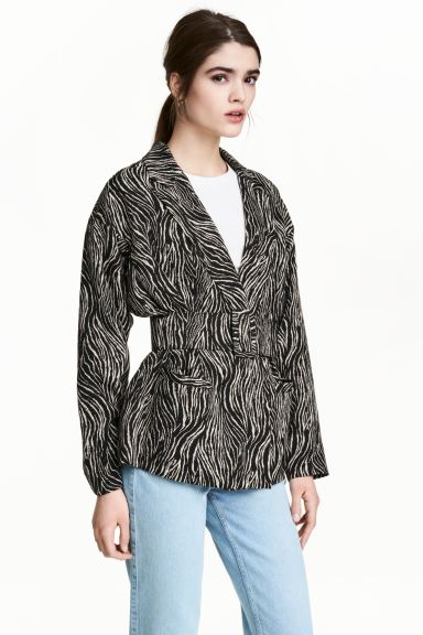 

Пиджак с поясом H&M  Рисунок/Зебра, Пиджак с поясом H&M 44 Рисунок/Зебра