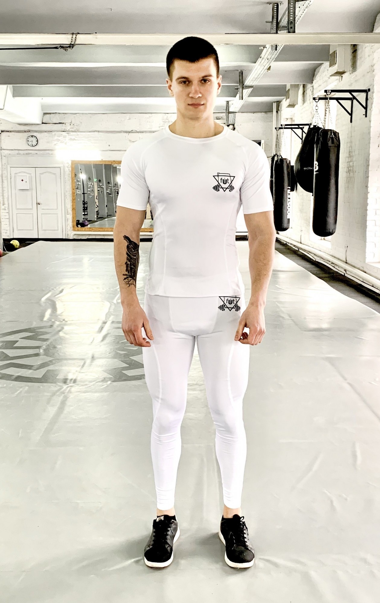 

Компрессионный мужской рашгард Armm white FitU L Белый
