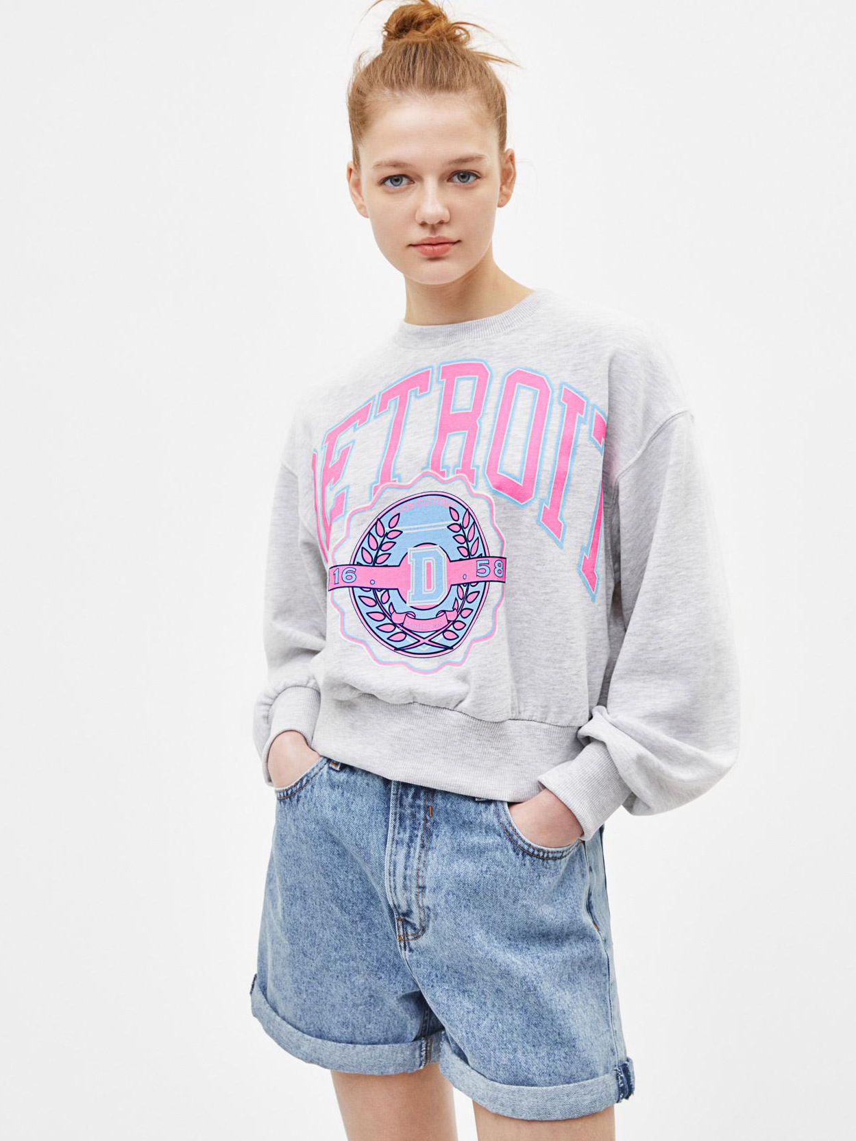 

Свитшот Bershka 1960-167-812-AAZW L Светло-серый
