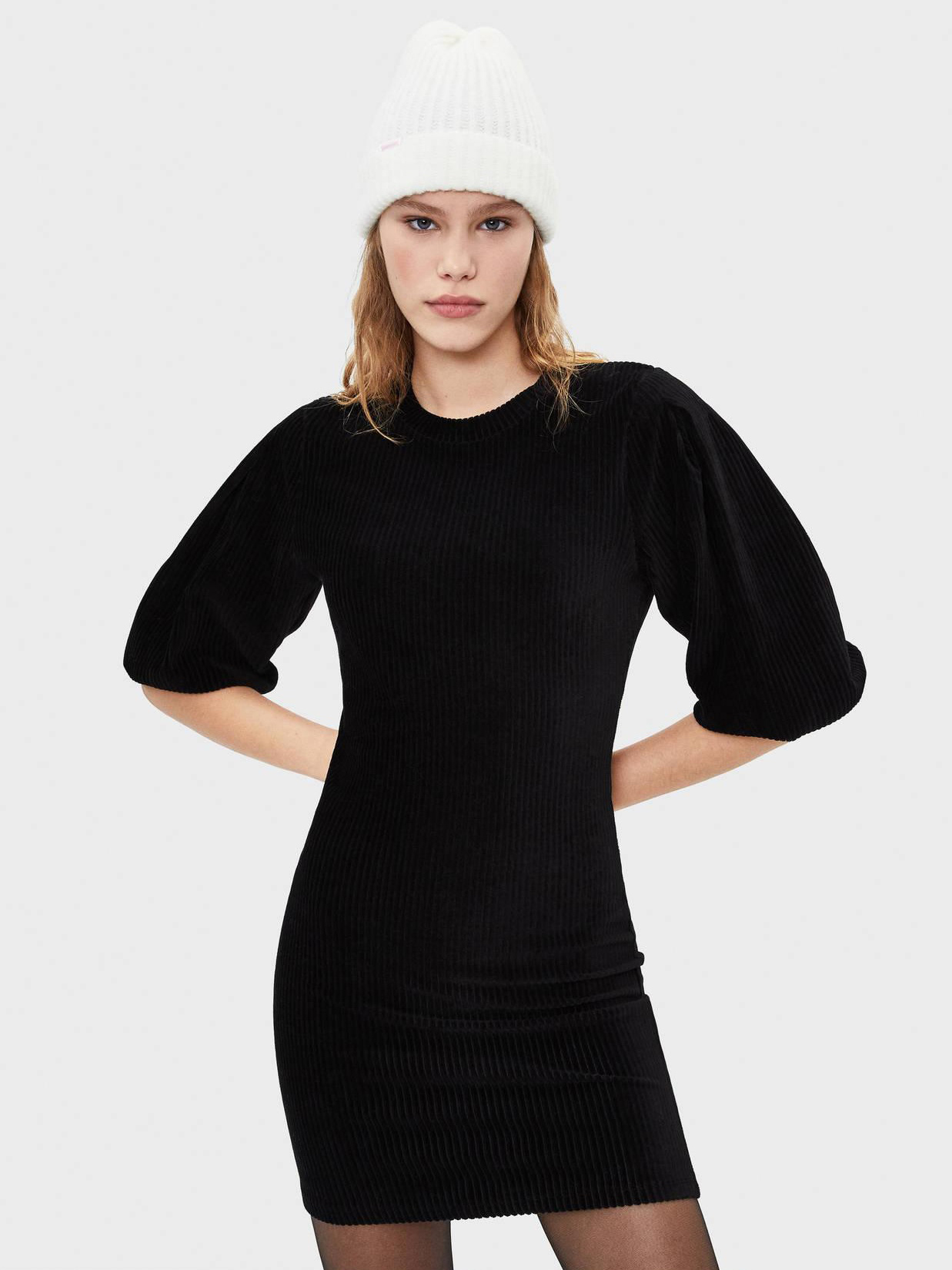 

Платье Bershka 5574-315-800-AAAD S Черное