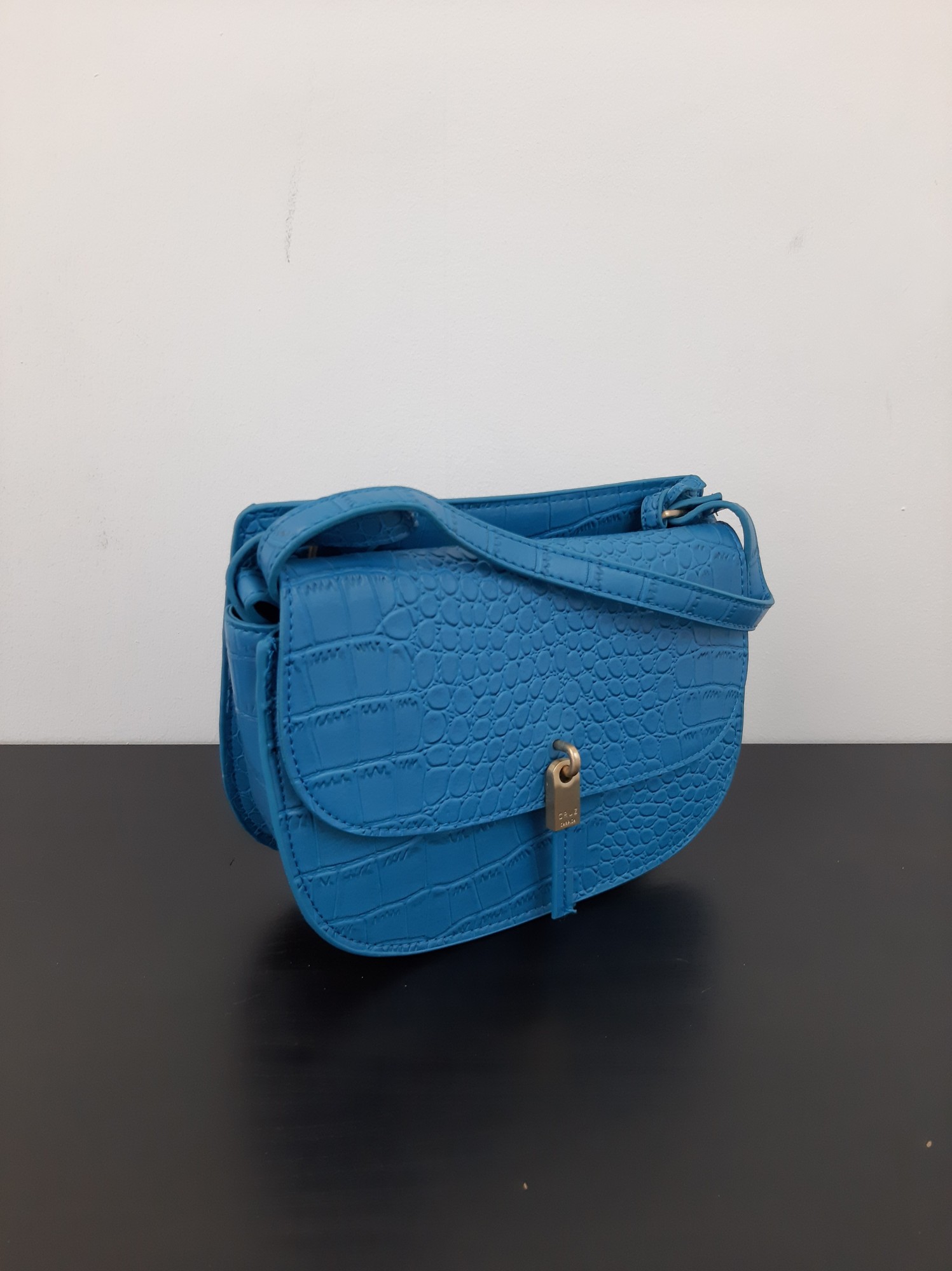 

Элегантная женская сумка Carpisa 090209 25Х17Х8 cm blue